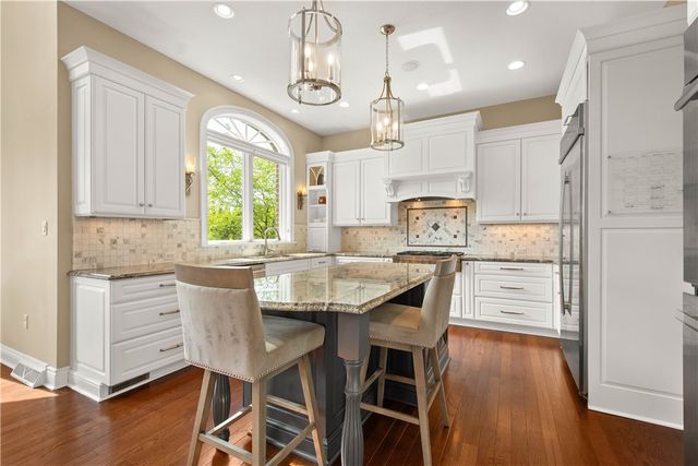 9807 Sumner Dr, Mccandless, PA 15101