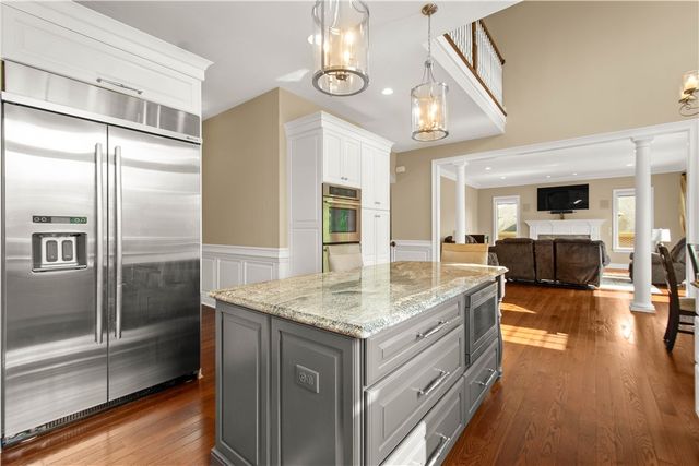 9807 Sumner Dr, Mccandless, PA 15101
