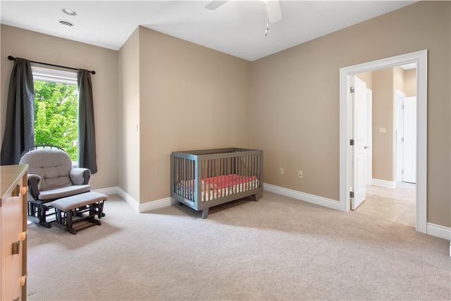 9807 Sumner Dr, Mccandless, PA 15101