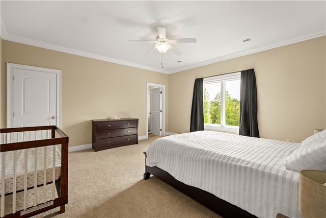 9807 Sumner Dr, Mccandless, PA 15101