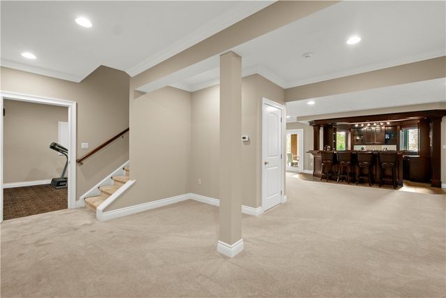 9807 Sumner Dr, Mccandless, PA 15101