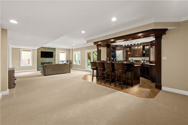 9807 Sumner Dr, Mccandless, PA 15101