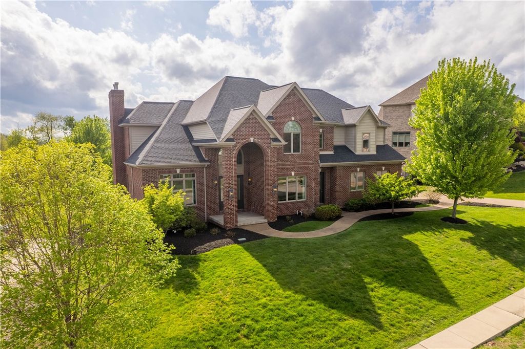 9807 Sumner Dr, Mccandless, PA 15101
