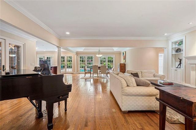 2555 Arden Road NW, Atlanta, GA 30327