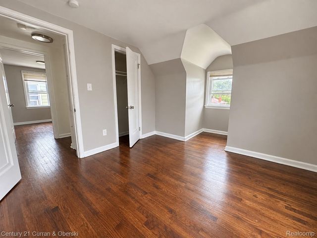 25926 Powers Ave, Dearborn Heights, MI 48125