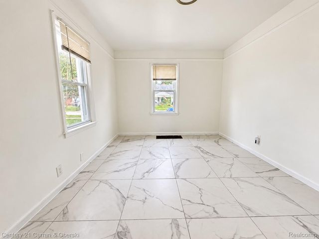 25926 Powers Ave, Dearborn Heights, MI 48125