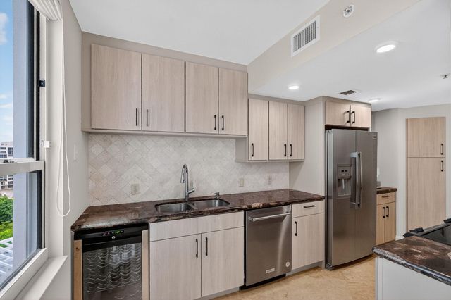 701 Brickell Key Boulevard 1604, Miami, FL 33131