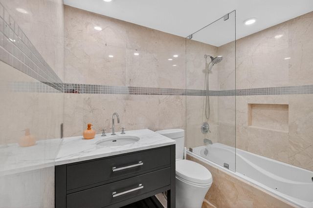 701 Brickell Key Boulevard 1604, Miami, FL 33131