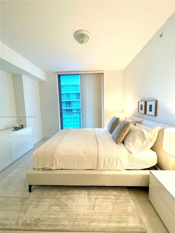 79 SW 12th St 2407-S, Miami, FL 33130