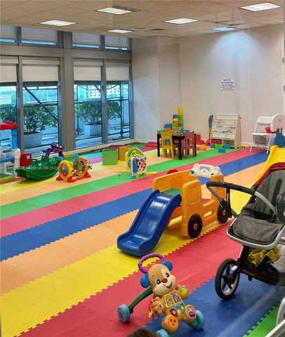 79 SW 12th St 2407-S, Miami, FL 33130