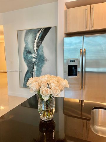 79 SW 12th St 2407-S, Miami, FL 33130