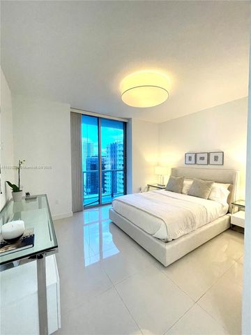 79 SW 12th St 2407-S, Miami, FL 33130