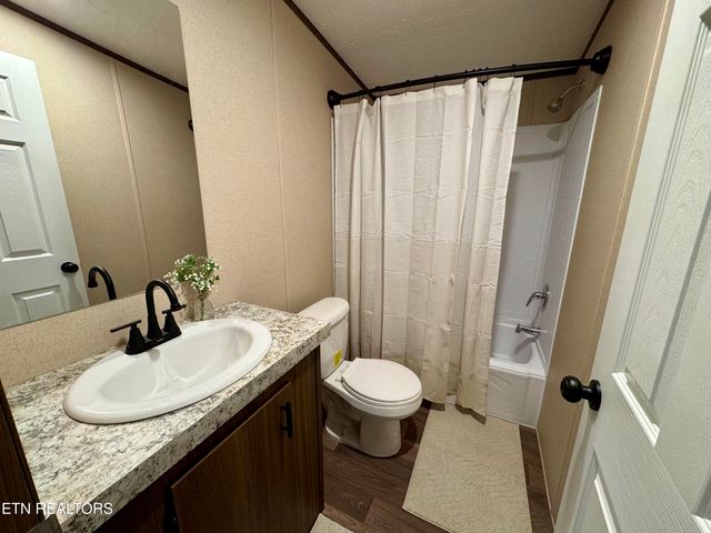 252 Ledgerwood Lane, Kingston, TN 37763