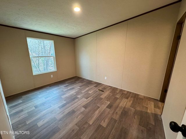 252 Ledgerwood Lane, Kingston, TN 37763