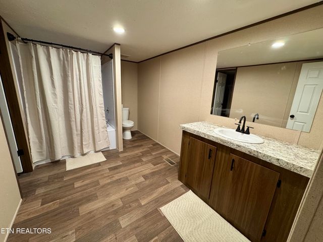 252 Ledgerwood Lane, Kingston, TN 37763