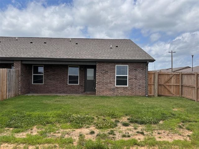 6814 NW Trevy Street, Highfill, AR 72712