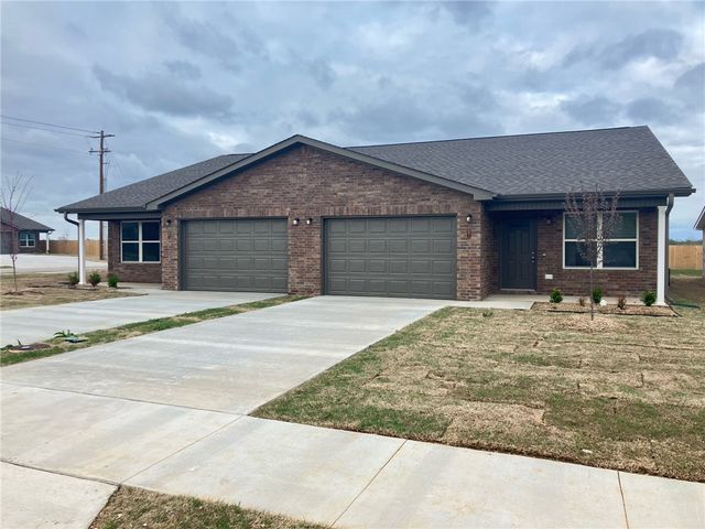 6814 NW Trevy Street, Highfill, AR 72712