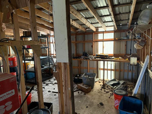 518 Ten Parts Drive, Seymour, MO 65746