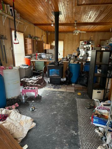 518 Ten Parts Drive, Seymour, MO 65746