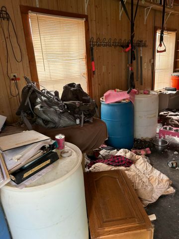 518 Ten Parts Drive, Seymour, MO 65746