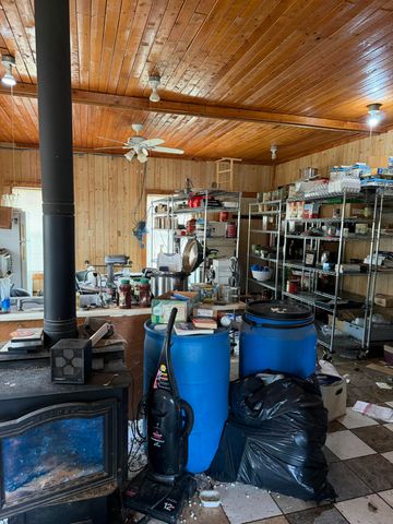 518 Ten Parts Drive, Seymour, MO 65746