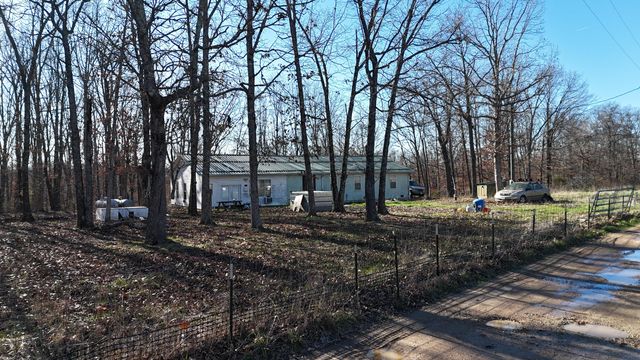 518 Ten Parts Drive, Seymour, MO 65746