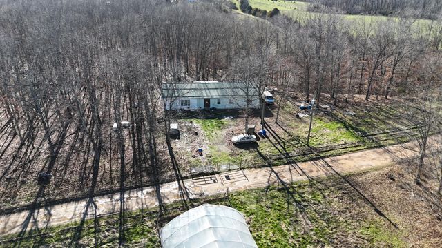 518 Ten Parts Drive, Seymour, MO 65746