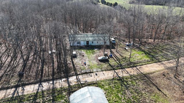 518 Ten Parts Drive, Seymour, MO 65746