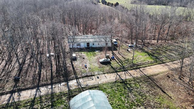 518 Ten Parts Drive, Seymour, MO 65746