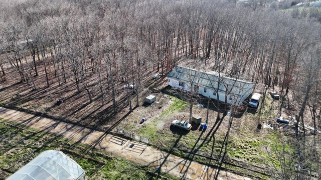 518 Ten Parts Drive, Seymour, MO 65746