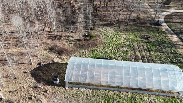 518 Ten Parts Drive, Seymour, MO 65746