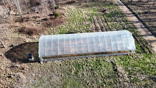 518 Ten Parts Drive, Seymour, MO 65746