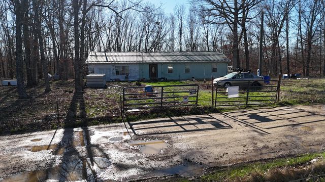 518 Ten Parts Drive, Seymour, MO 65746