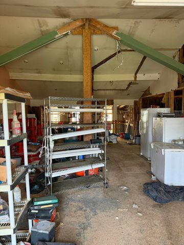 518 Ten Parts Drive, Seymour, MO 65746