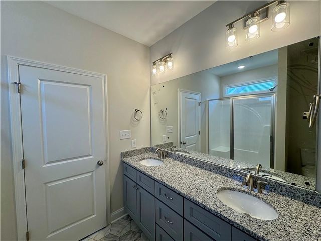 303 E 7th Avenue, Raeford, NC 28376