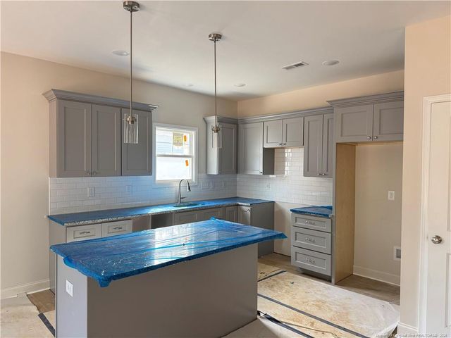 303 E 7th Avenue, Raeford, NC 28376