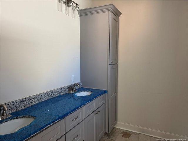 303 E 7th Avenue, Raeford, NC 28376