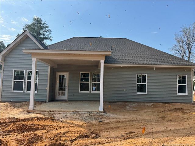 303 E 7th Avenue, Raeford, NC 28376