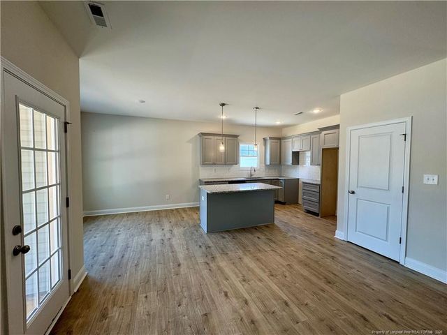303 E 7th Avenue, Raeford, NC 28376