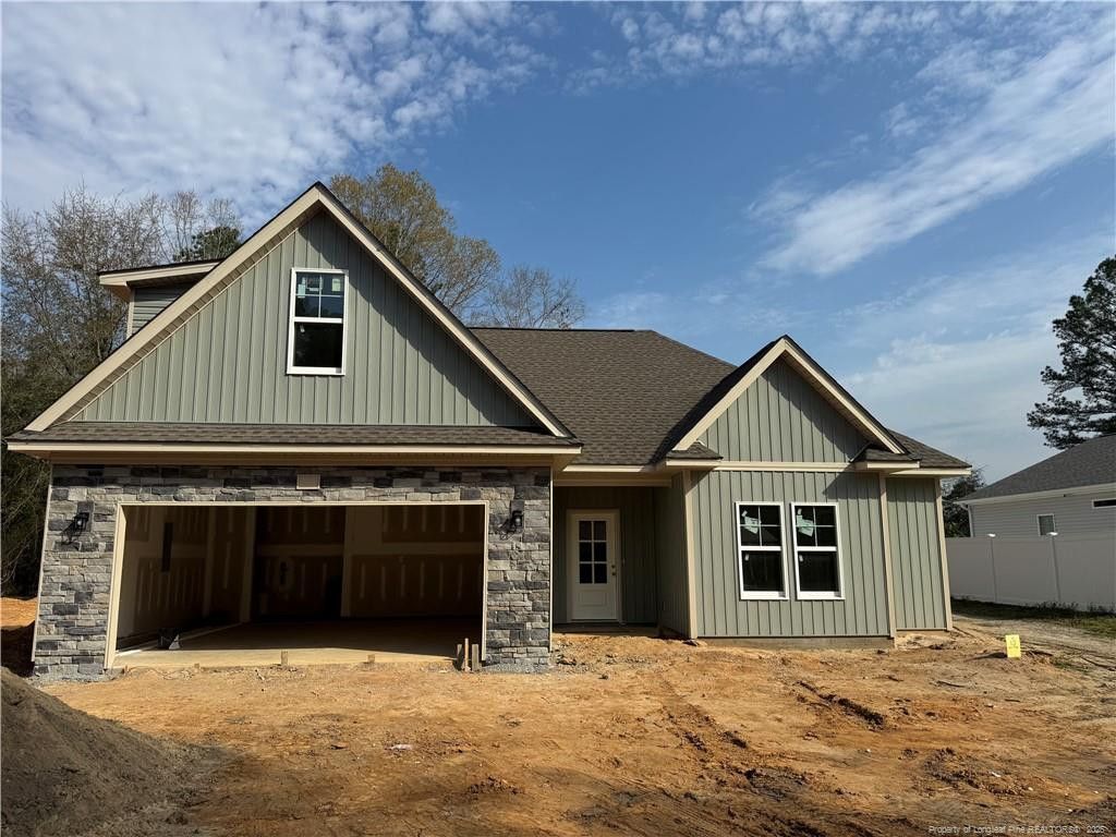 303 E 7th Avenue, Raeford, NC 28376