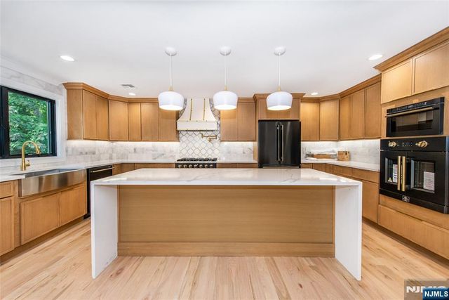 700 Ramapo Road, Teaneck, NJ 07666