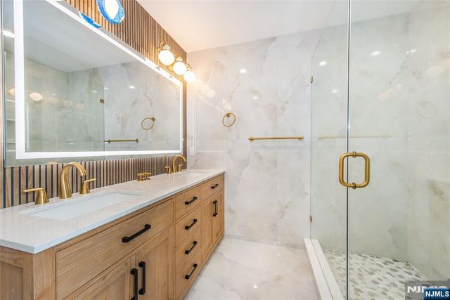 700 Ramapo Road, Teaneck, NJ 07666