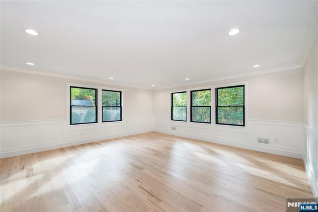 700 Ramapo Road, Teaneck, NJ 07666