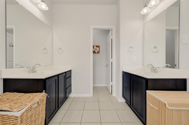 302 Vineyard Court, Alvin, TX 77511