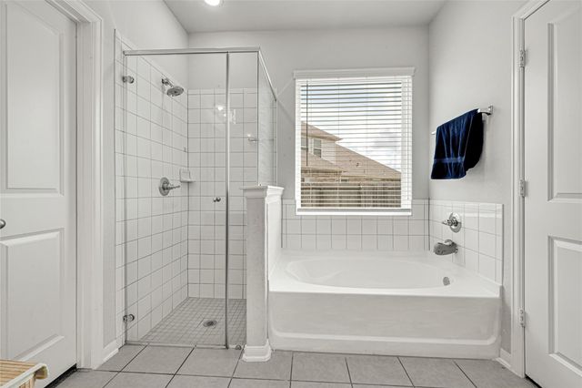 302 Vineyard Court, Alvin, TX 77511