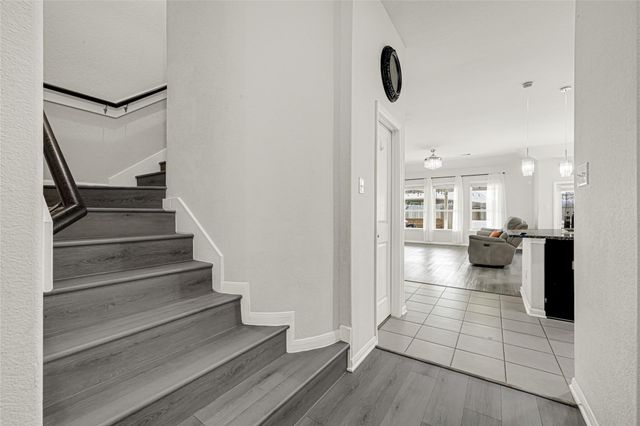 302 Vineyard Court, Alvin, TX 77511