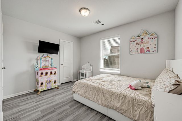 302 Vineyard Court, Alvin, TX 77511