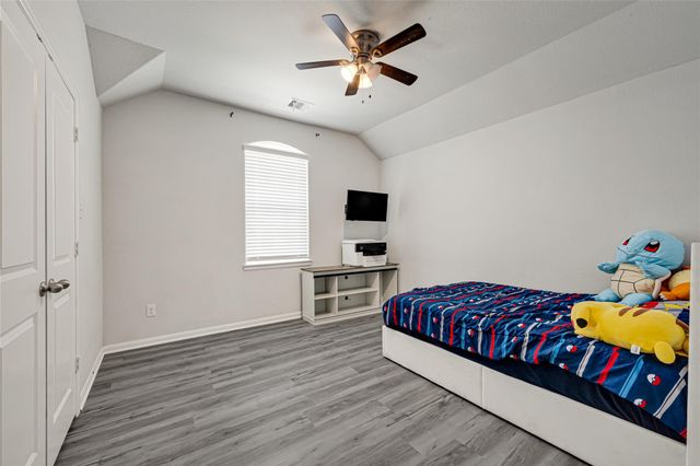 302 Vineyard Court, Alvin, TX 77511