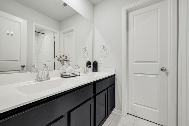 302 Vineyard Court, Alvin, TX 77511