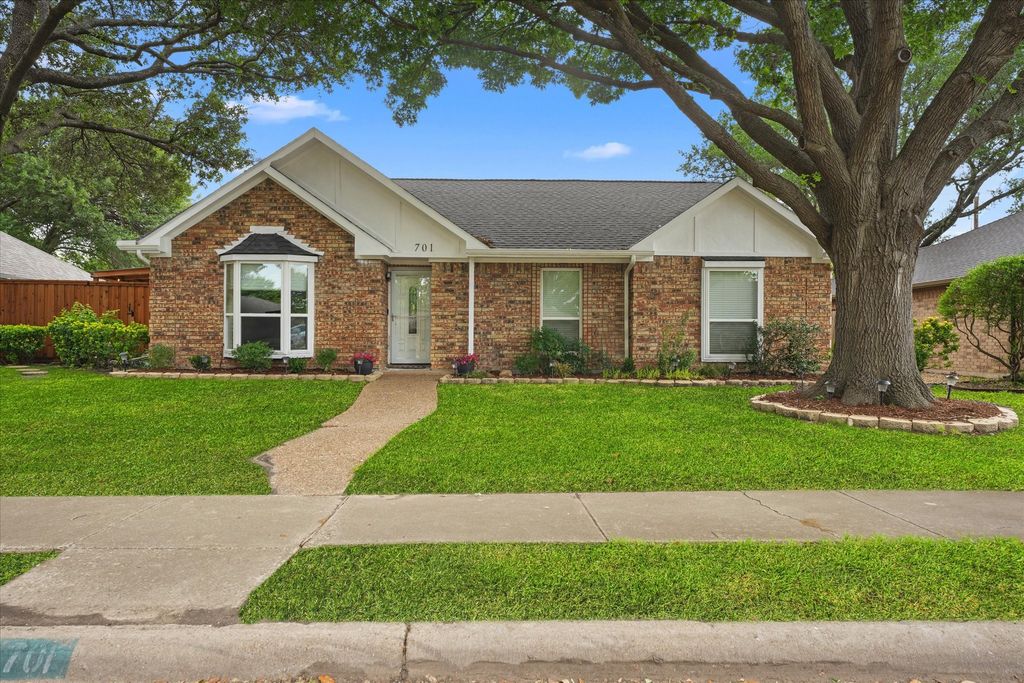 701 Sandy Creek Drive, Allen, TX 75002